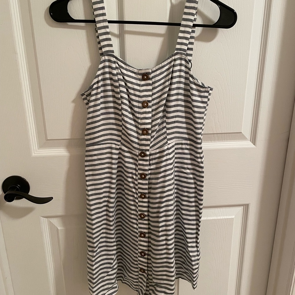 American Eagle tie back dress